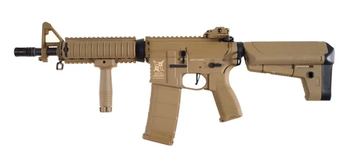Delta Armory AR15 CQB-R Charlie Tan 0,5 Joule AEG
